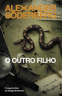 Enquanto Hector Guzman se encontra em estado de coma, o seu império definha lentamente. Aron Geisler, o seu braço direito, esforça-se para manter o barco à superfície. Sophie Brinkmann está dominada e é usada para manipular os parceiros de negócio e inimigos, levando-os a pensar que está tudo sob controlo… Mas essa não é a realidade. Quando o irmão de Hector é assassinado em Biarritz, Sophie acha que pode impedir que uma série de acontecimentos sejam desencadeados. Mas uma boa decisão leva a um resultado errado… terrivelmente errado. Sophie torna-se peão num jogo com regras que desconhece, onde a lealdade e a amizade não têm lugar. Indefesa e sozinha num mundo onde reina a mentira e a violência desmedida, tudo em que acreditava e que a definia, parece-lhe sem sentido. Depois do romance de estreia O Amigo Andaluz, Alexander Söderberg apresenta-nos o segundo livro da trilogia Brinkmann, O Outro Filho que continua a mostrar-nos o lado mais negro e mais frágil do ser humano.