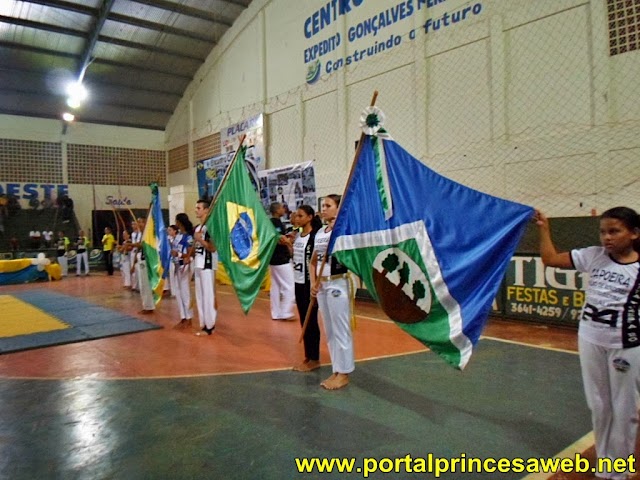 Alta Floresta D'Oeste: 4.º Encontro Cultural Estadual de Capoeira no Ginásio de Esportes