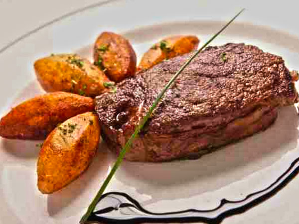 ohmi%2Bgyu%2Bbeef%2Bsteak.jpg
