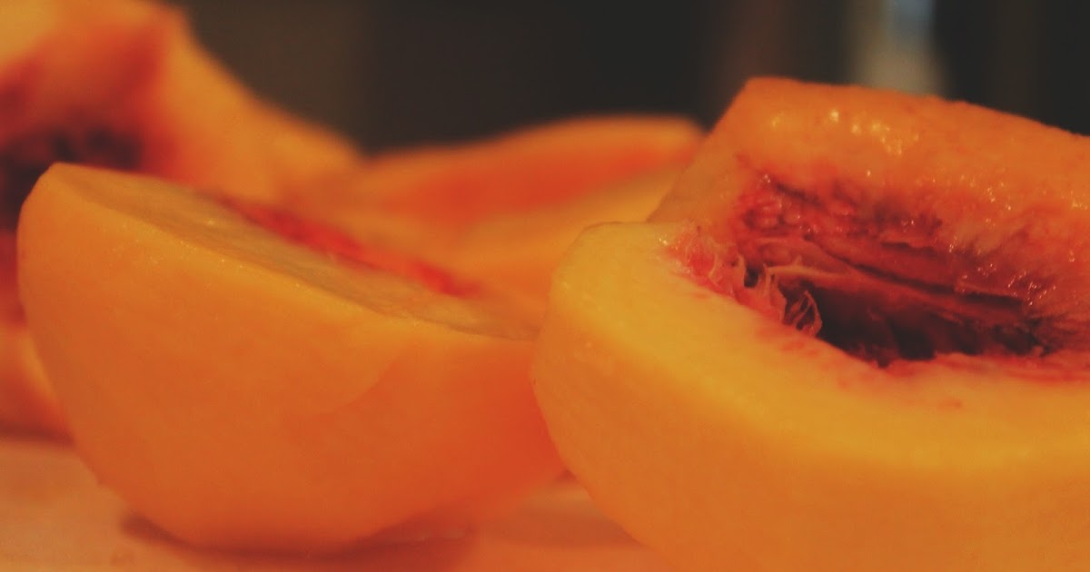 Cooked Peaches With Ice Cream