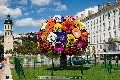 escultura inspirada en flor