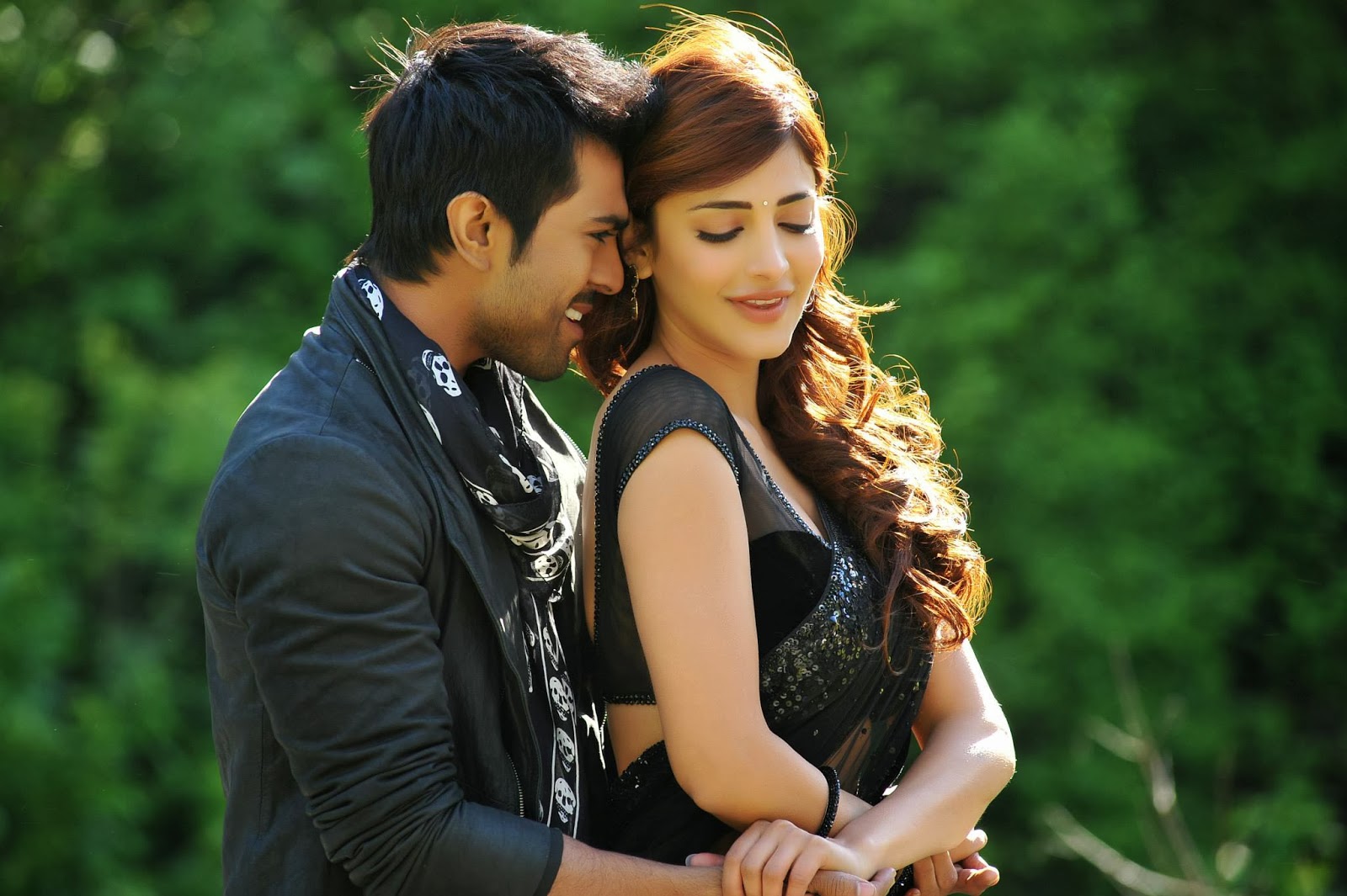 Yevadu Movie Latest Stills