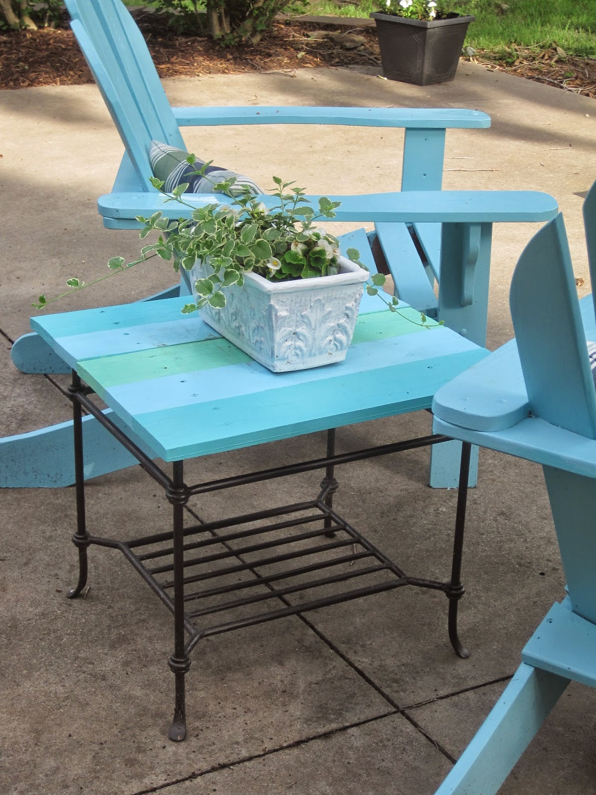 Decorated Chaos Patio Table Makeover Using DecoArt Outdoor Paint