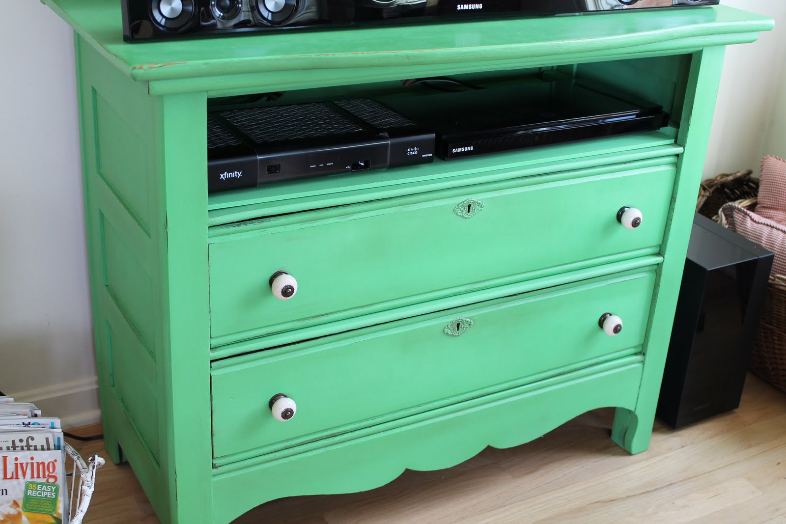 Elizabeth & Co. Green Cottage Dresser Media