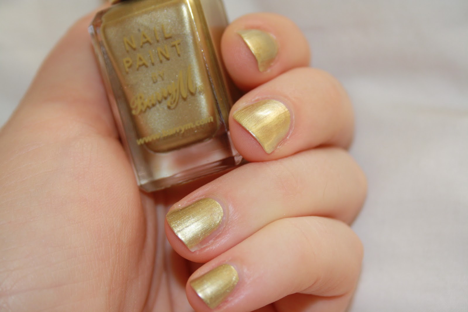 This is the Barry M instant nail effect in gold foil, In the picture I only