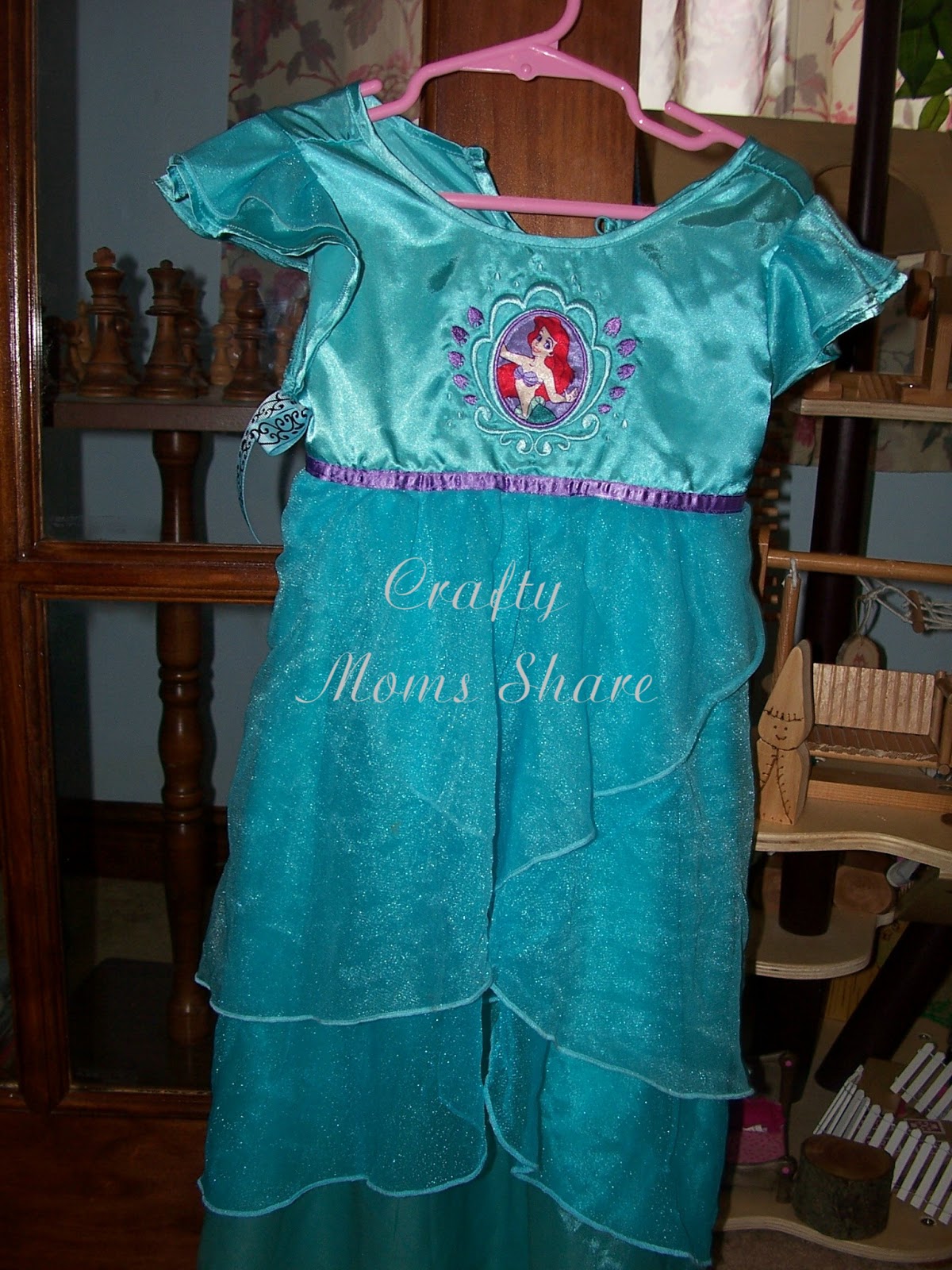 Crafty Moms Share DressUp Dresses ResizedA Quick Fix