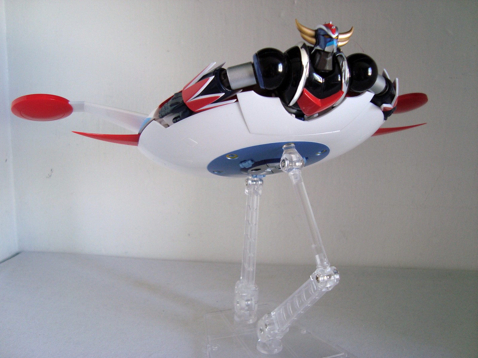 http://2.bp.blogspot.com/-MUT6qh4emH8/VdeHLfKjjyI/AAAAAAAA3iI/qoi2INcySaQ/s1600/goldorak-grendizer-spazer037.jpg