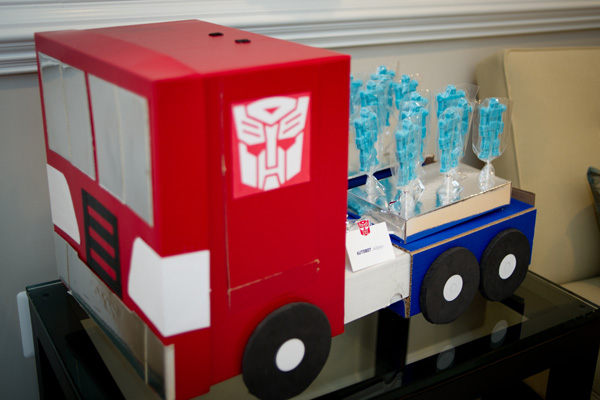 Fazendo a Minha Festa Infantil Ideias para uma Festinha Transformers! Fazendo a Minha Festa Infantil Ideias para uma Festinha Transformers!