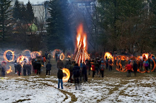 Въртене на уруглювици на Сирни Заговезни в Троян, снимка Петър Петров (Petrov71)