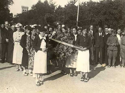 19 de Julio de 1936. El Alzamiento en Navarra  Muthiko+Alaiak+entierran+a+1+requet%C3%A9