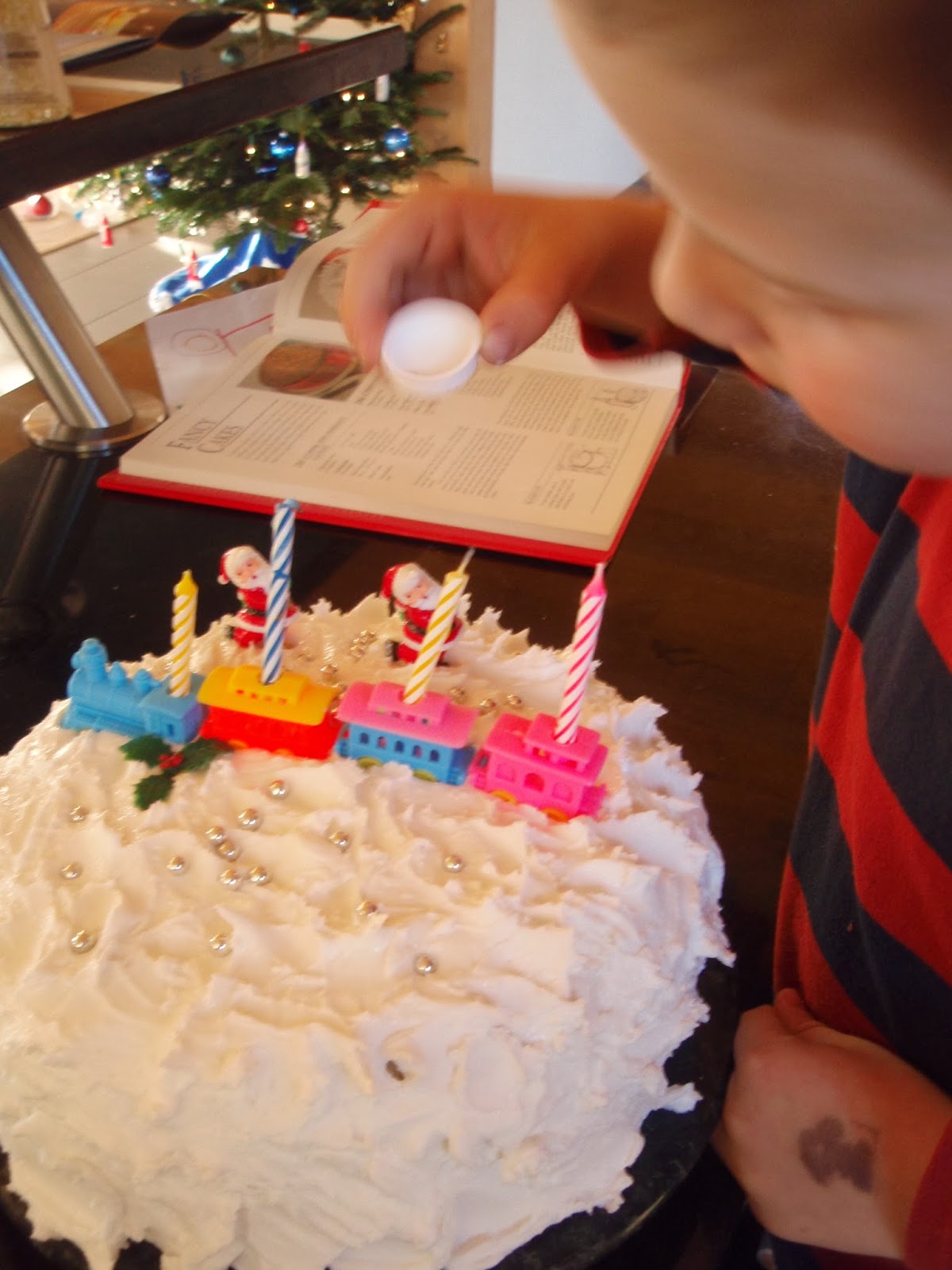 Mothers Messy Madness Sugar Cube Igloo
