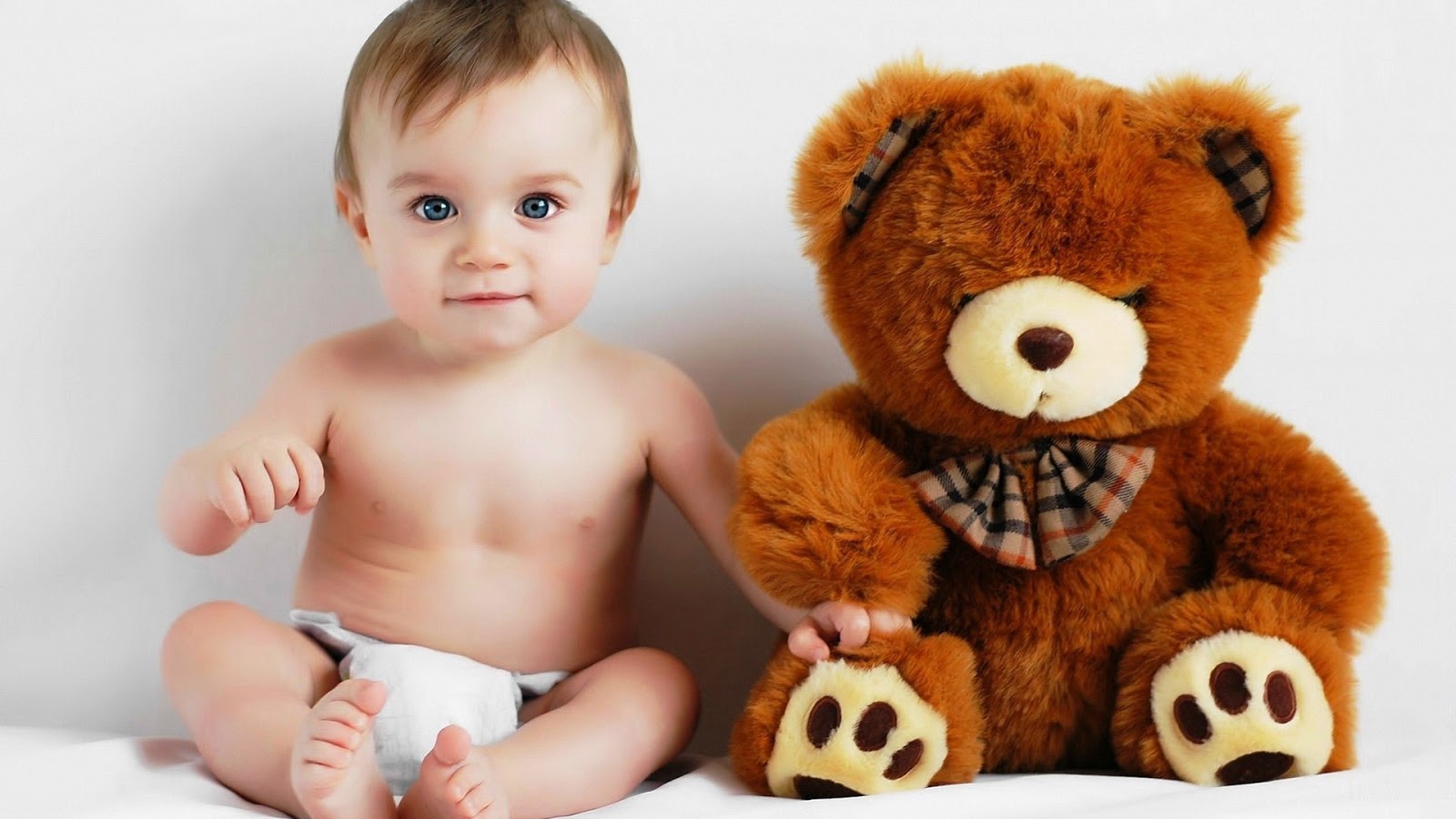 Latest Cute Baby Sweet Baby HD Wallpaper in 1080p Super HD Wallpaperss