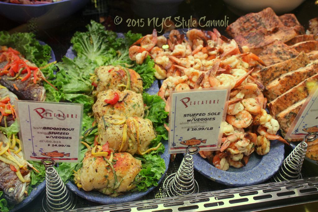 Dining at Grand Central Market NYC, Style & a little Cannoli