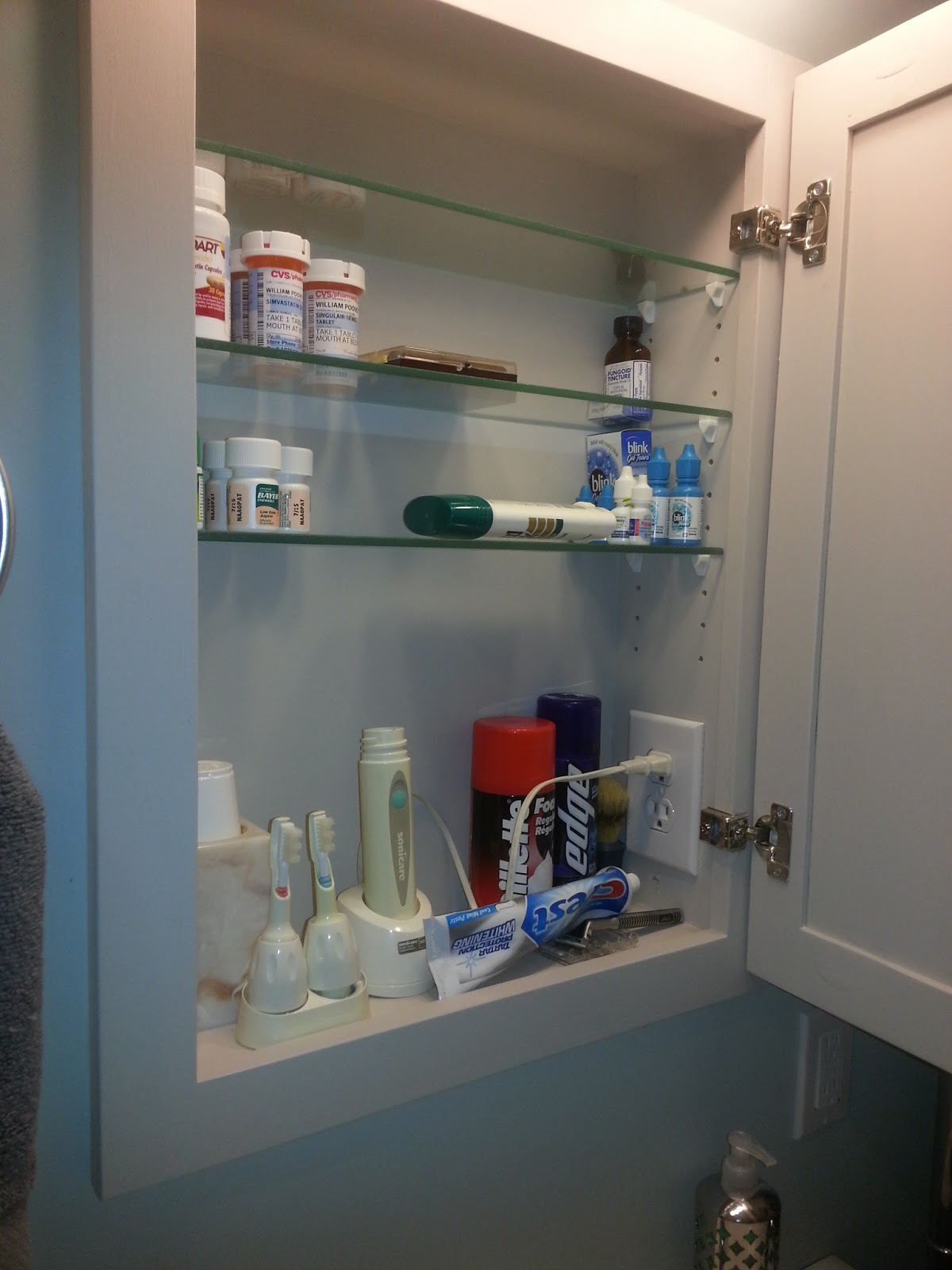 Decor You Adore Wow Before And After A Tiny Bathroom