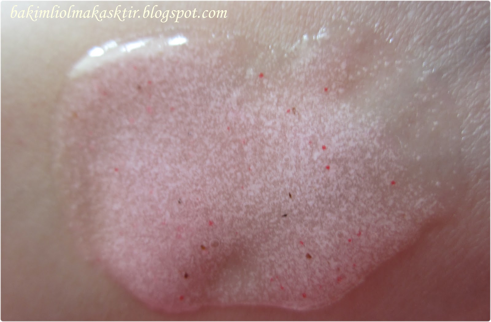 ben kendim her şeyim Watson's Brightening Body Scrub (Watson's Çilekli