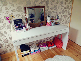 Fernlaura Uk Beauty Fashion Blog My New Desk Makeup Storage