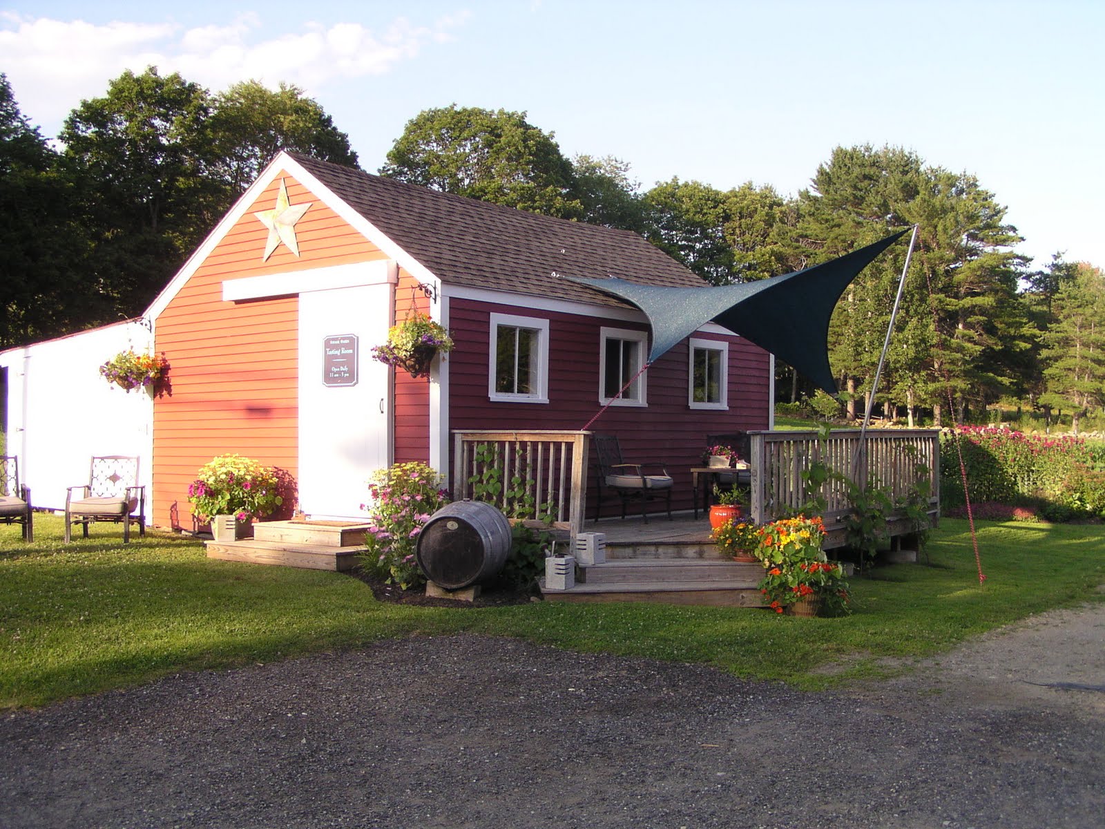 Travel with Kevin and Ruth! Savage Oakes Winery near Union, Maine