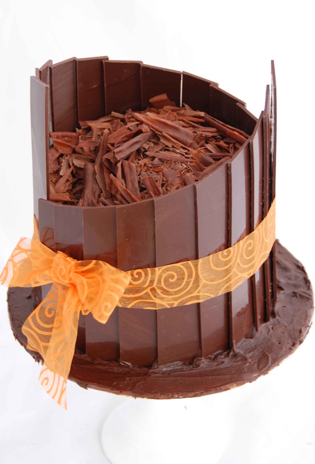 Decorating Cake With Chocolate Shards Decorating Cake With Chocolate Shards