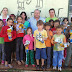 Prefeito Adir Leite entrega Ovos de chocolates e é Recebido com muita alegria pelos alunos da Escola no Bairro do Passo Liso.