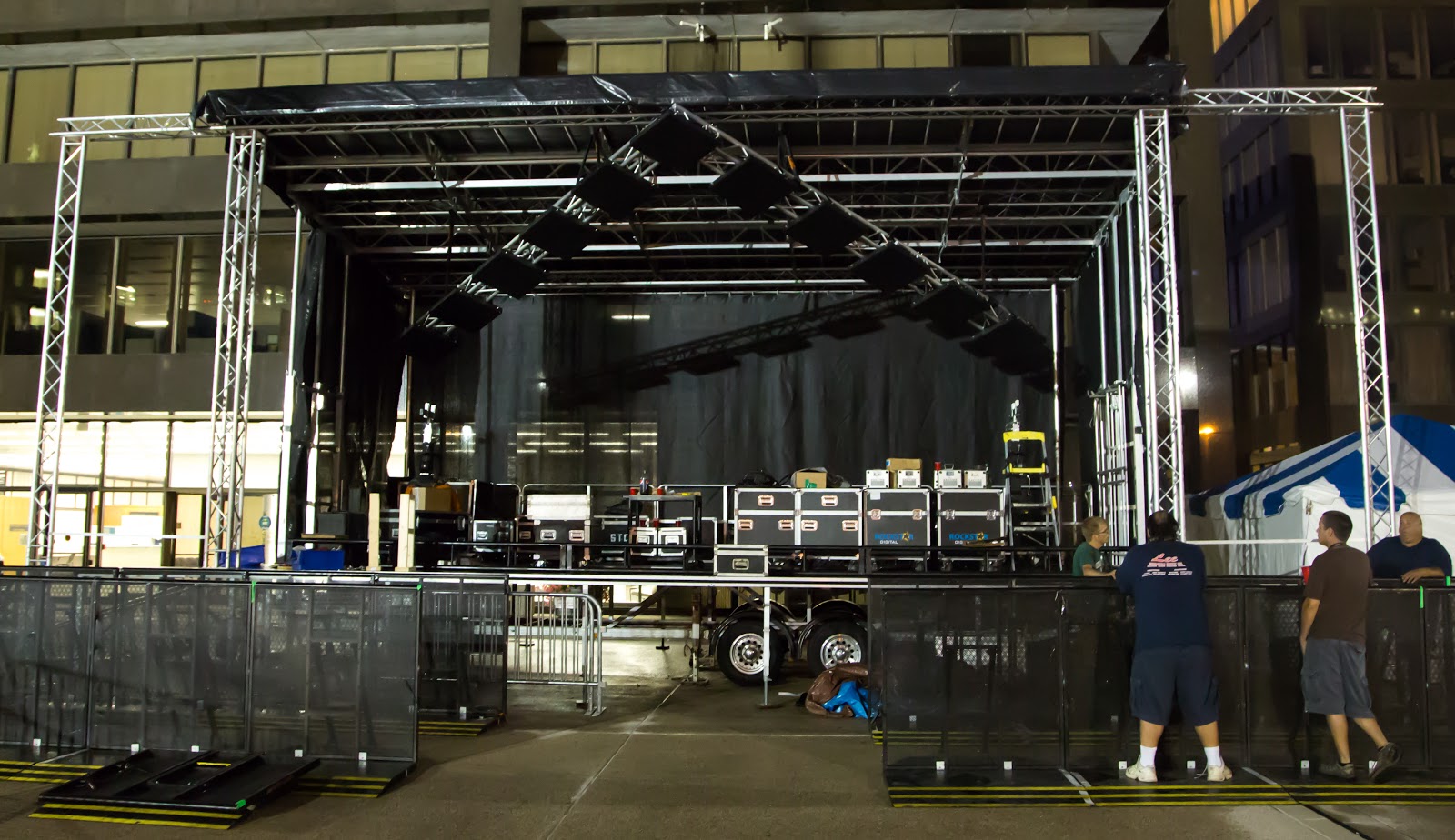 Mobile stage XXL 33x20 The Mobile Stage 1 How to Blog