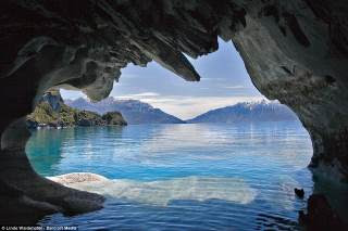 水上迴光 直擊世上最美的岩洞網路