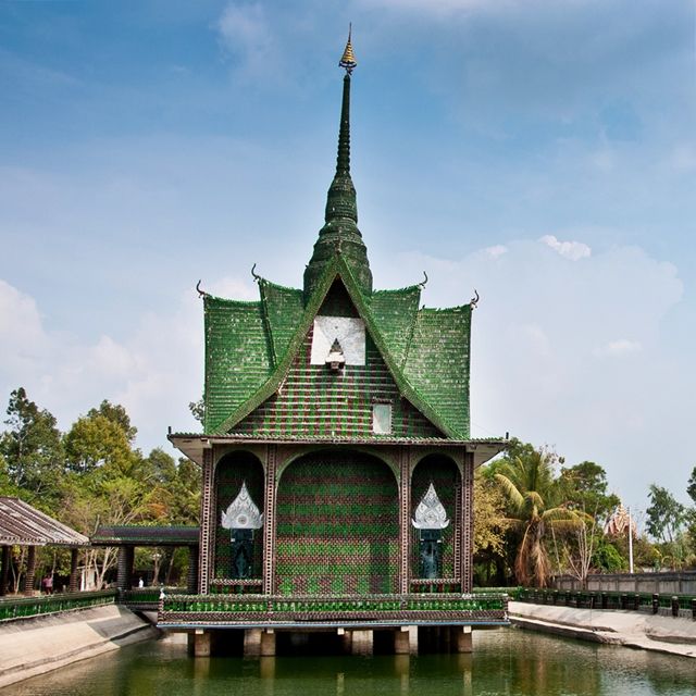 Wat-Pa-Maha-Chedi-Kaew