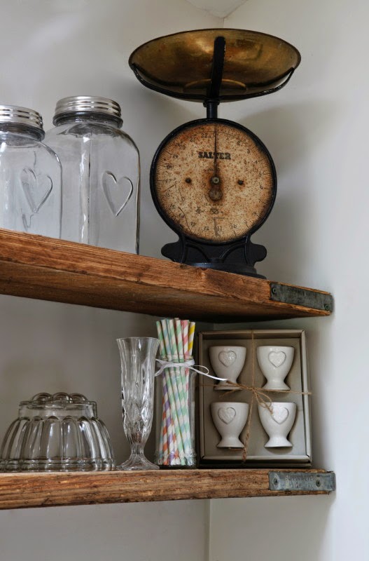 Makeover Scaffold Board Shelves Roses and Rolltops