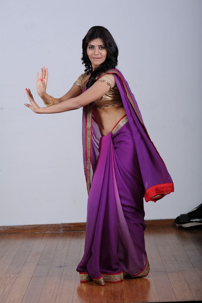 Samantha Navel Show In Saree - Heroine Gallery