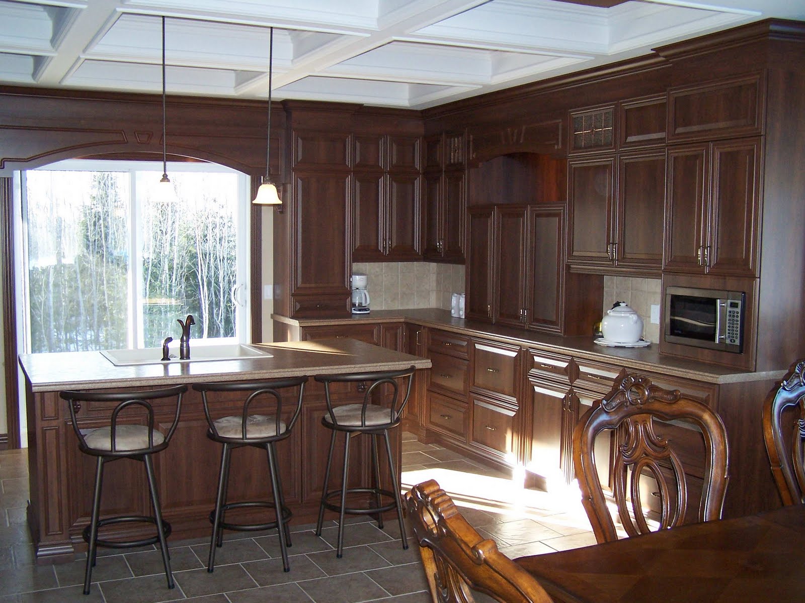 SpecialitésMM ARMOIRE DE CUISINE EN THERMOPLASTIQUE, COMPTOIR STRATIFIÉ