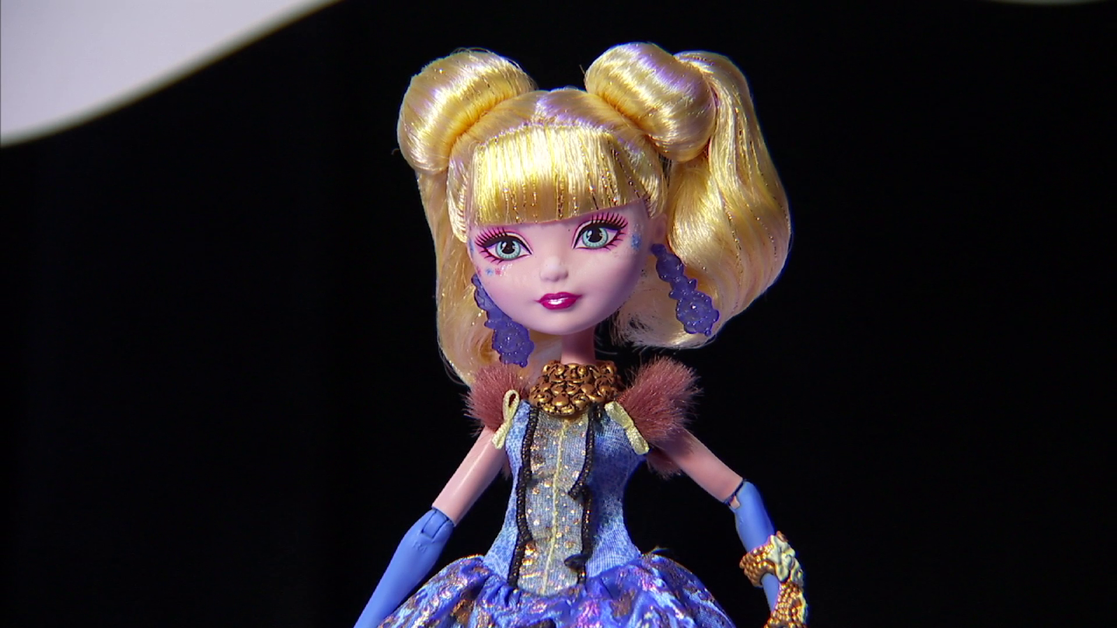 Review Ever After High - C. A. Cupido - Thronecoming (Baile de