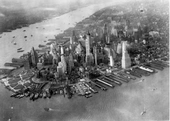 Vista aérea da ponta de Manhattan parecendo uma cidade em miniatura, ca. 1942.