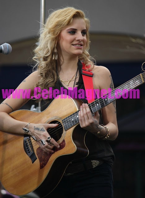 juliet-simms-in-concert juliet simms in concert