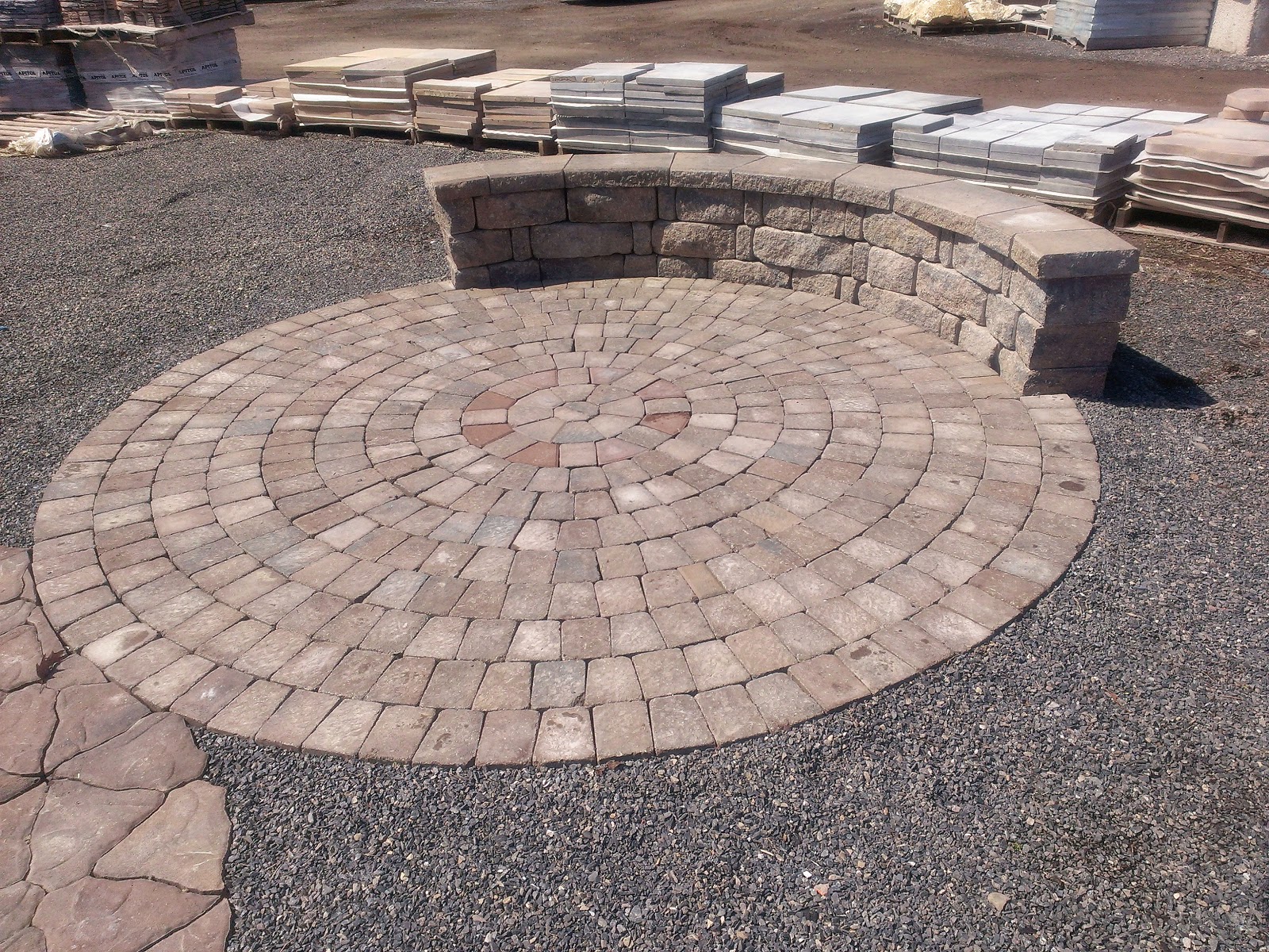 TURBOTVILLE LANDSCAPE AND SUPPLY Decorative Patio Slabs and Stones