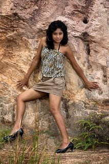 sri lankan model piyumi in short skirt cute stills