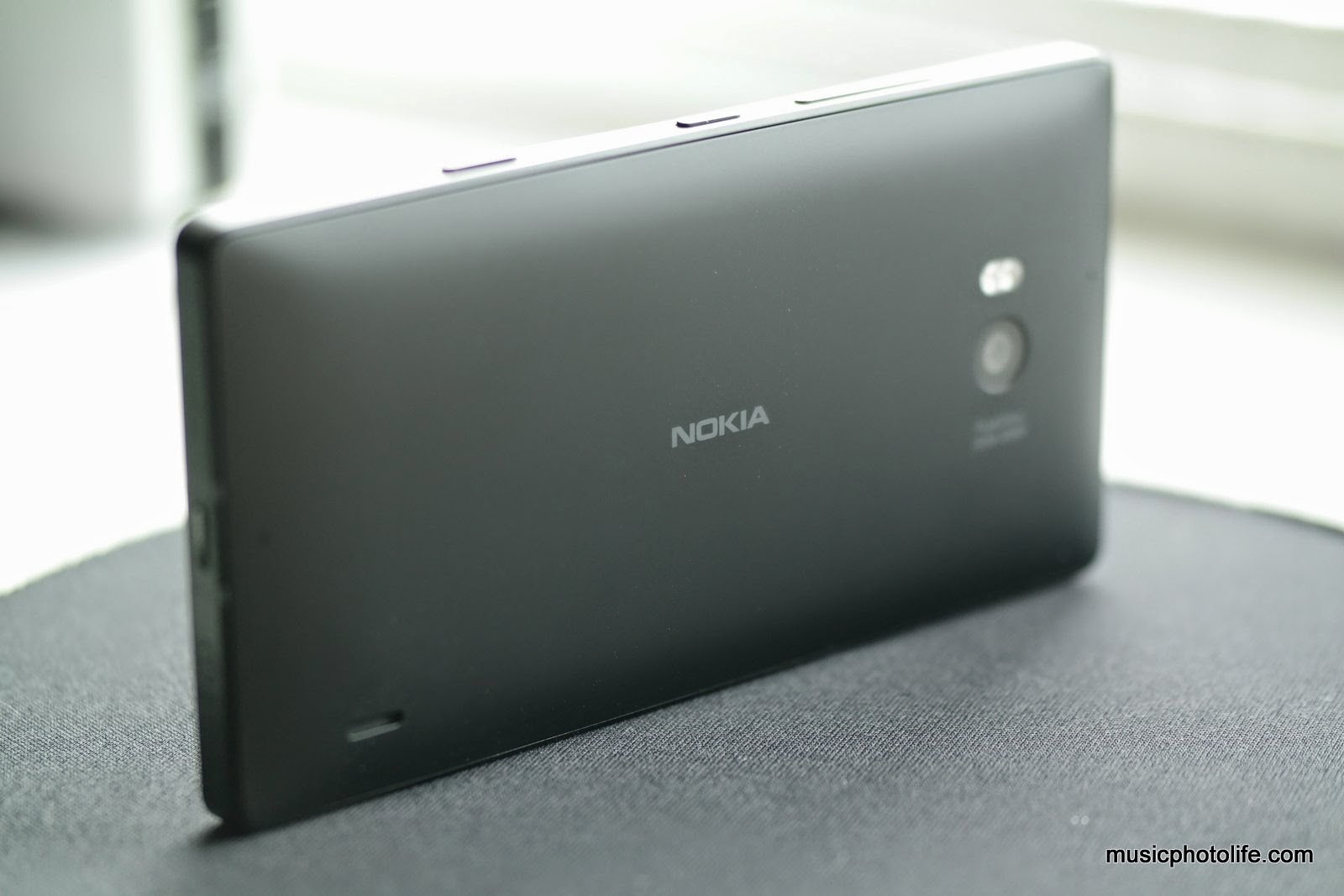 nokia lumia 930 review a better windows phone phone