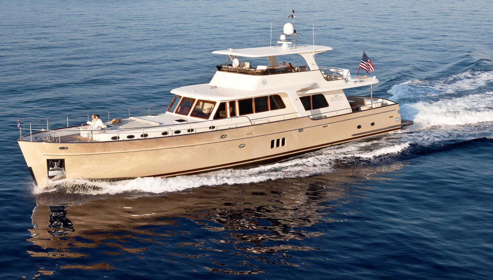 ... Vintage Line range yacht with its 4 cabins and 3 decks; or the Vicem 78 ... ... Vintage Line range yacht with its 4 cabins and 3 decks; or the Vicem 78 ...