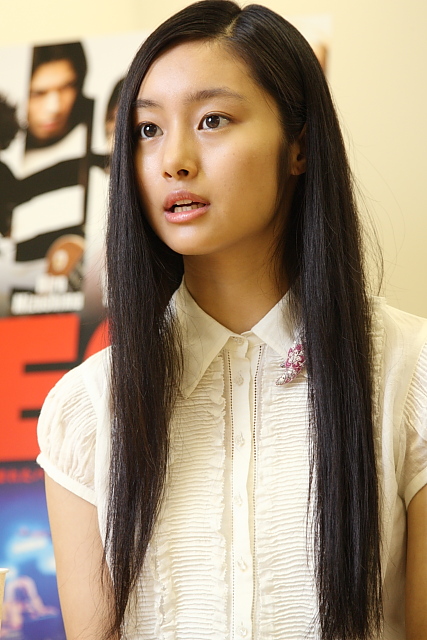 芸能 アイドル 忽那汐里 大学でも騒ぎになった父もビックリパンツ丸見え動画