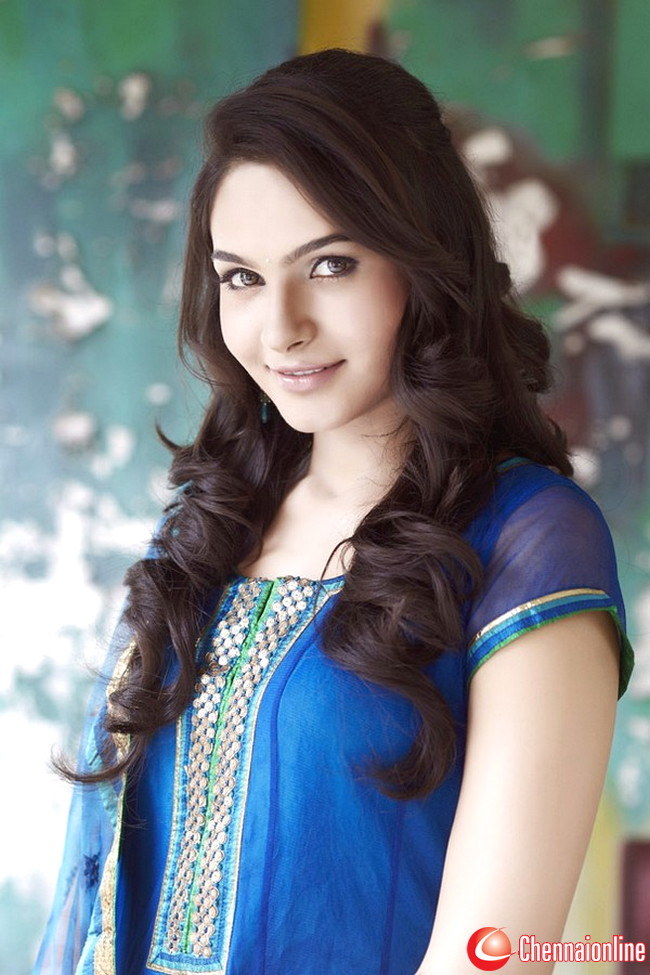 ALL COLLECTION WALLPAPERS: Andrea Jeremiah hot Body Wallpapers