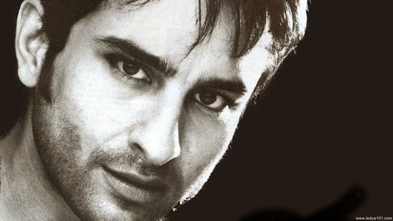 http://2.bp.blogspot.com/-MsCzoLAbr2Q/UqxXTQfShFI/AAAAAAAABPY/BcmnuzItsww/s1600/Saif_Ali_Khan_Wallpaper_17_mfjhn_Indya101%2528dot%2529com_1600x900.jpg