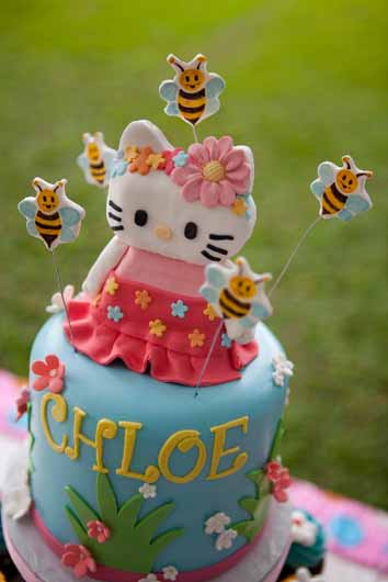The Cupcakes Were Yellow Butter Cake With Fresh Strawberry Cream Filling And Devils Food Cake With Cookies N Cream Filling With Various Sugar Hello Kitty The Cupcakes Were Yellow Butter Cake With Fresh Strawberry Cream Filling And Devils Food Cake With Cookies N Cream Filling With Various Sugar Hello Kitty