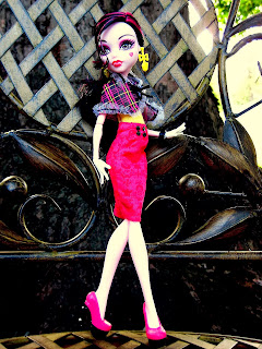 draculaura i love shoes