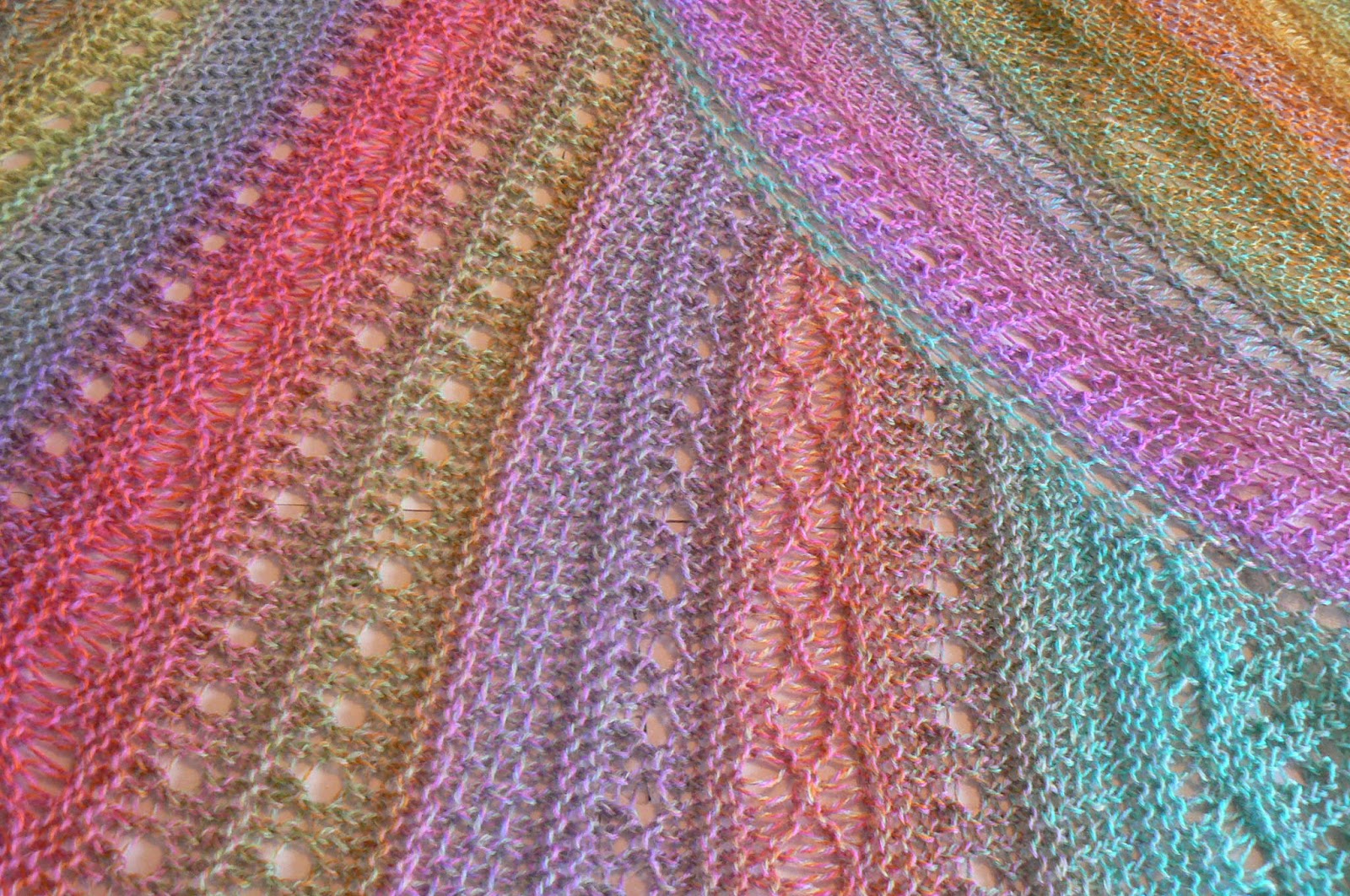 Invisible Loom Innovative Patterns for Loom Knitters: May 2012