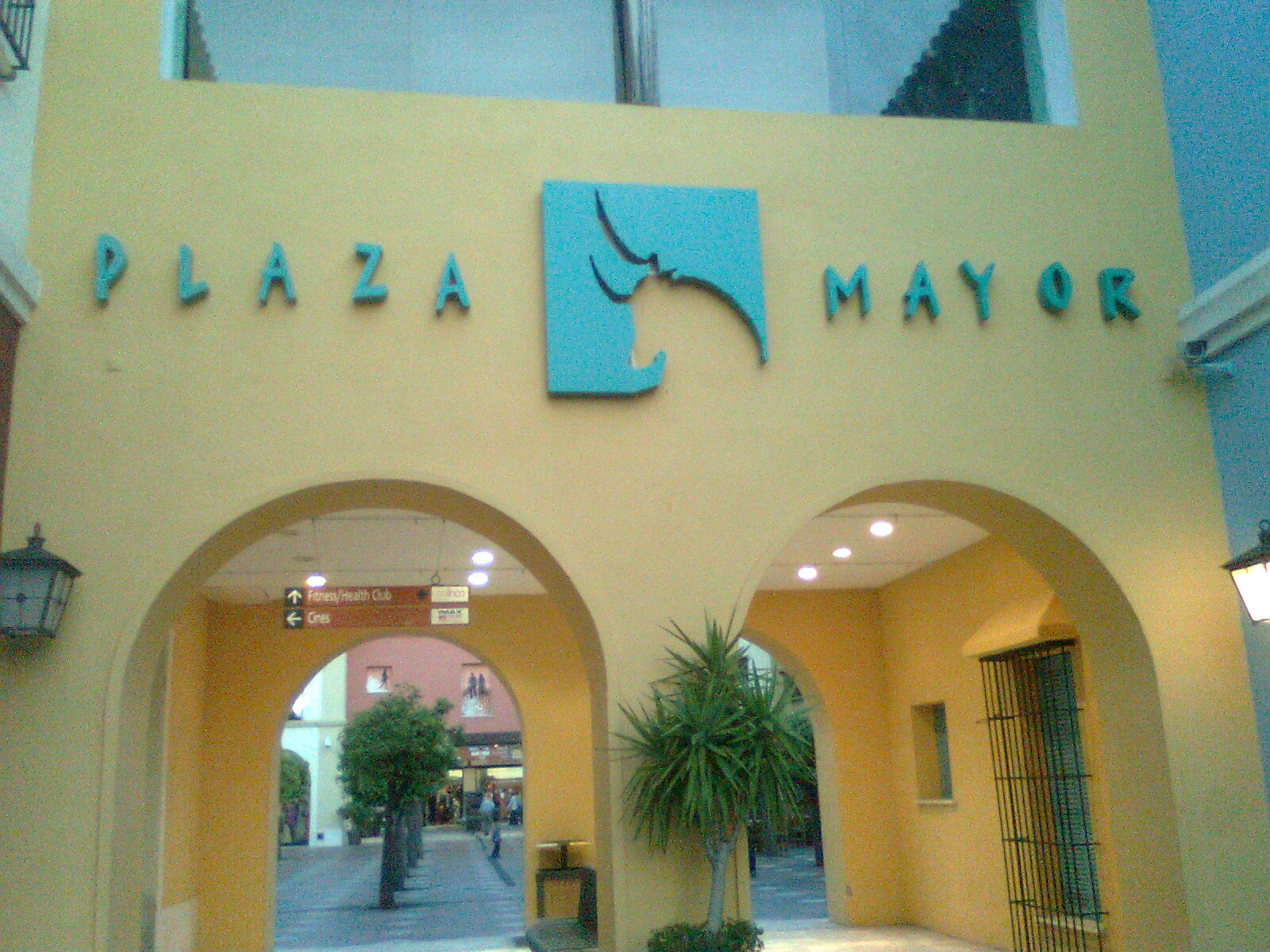 plaza mayor nike outlet