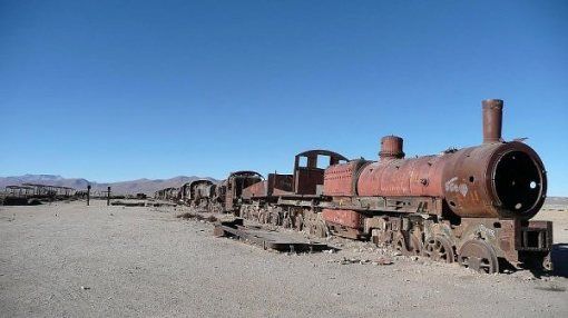 Kuburan Kereta Api Di Bolivia [ www.BlogApaAja.com ]