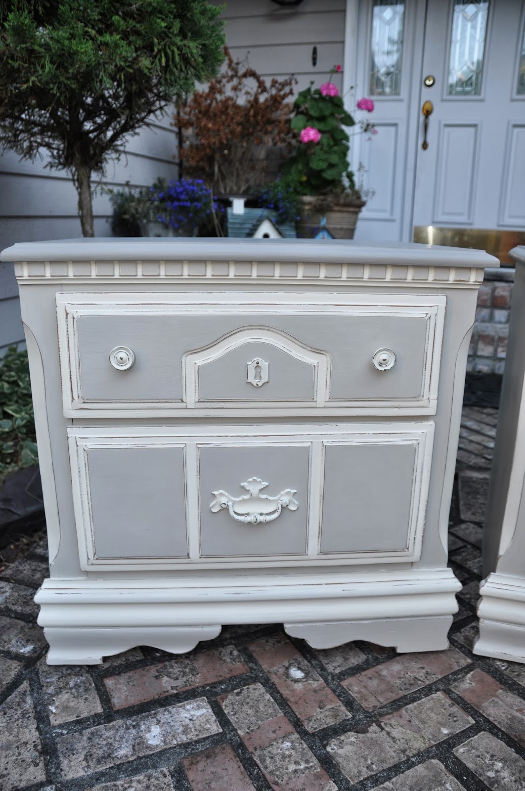 Sweetly Chic Chic Linen Grey Nightstands