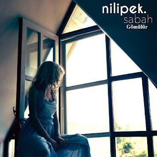 Nilipek - Gömülür dinle şarkı sözleri