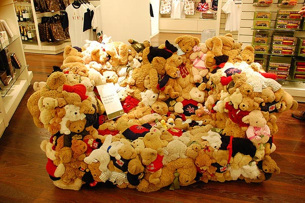 creative-sofa-teddy-bear.jpg