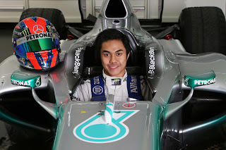 Jazeman with the AMG PETRONAS F1 car