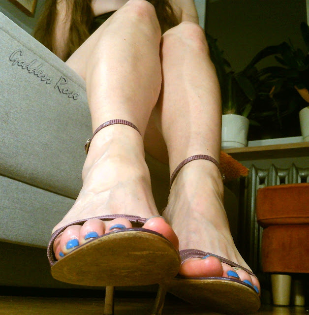 Goddess nylon feet