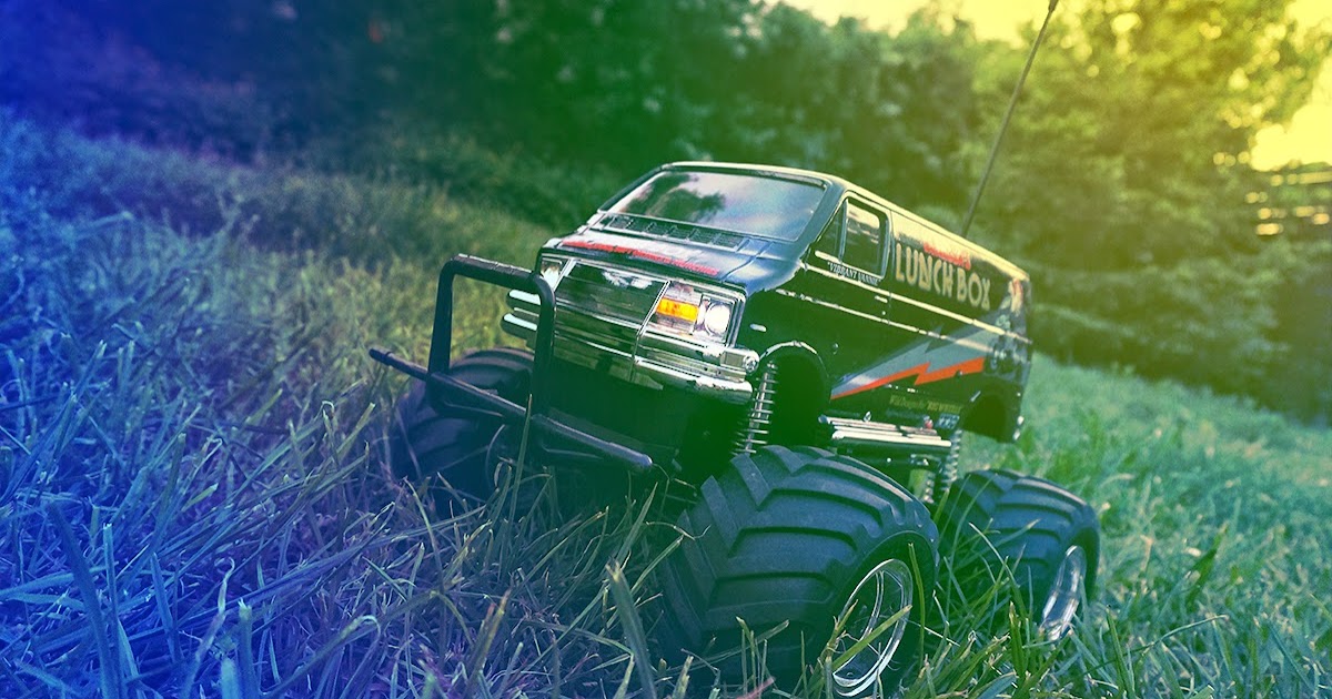 Kristóf Jurik / kritSHOW LUNCH BOX Black Edition